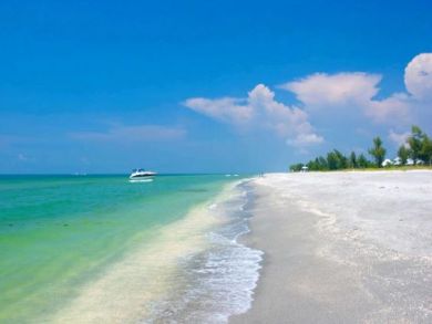 Sleep 7 at this Sanibel Four Bedroom Vacation Home